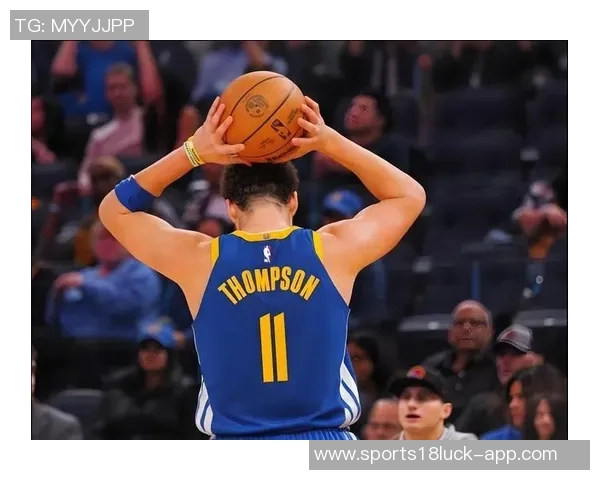 马克西上半场表现全面11投4中贡献12分3篮板4助攻1抢断1盖帽 马克西上半场表现全面11投4中贡献12分3篮板4助攻1抢断1盖帽